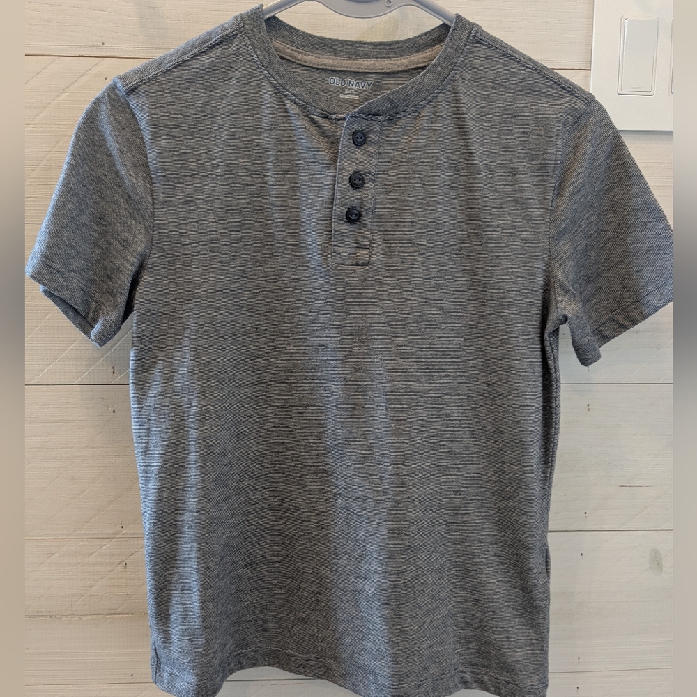 🛥️ Old Navy Boy's Heather Navy & White Striped Henley Tee; Size: M (8)